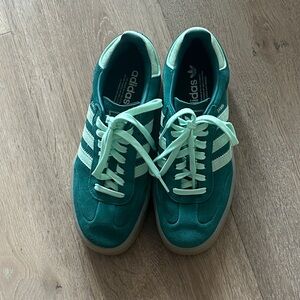 ADIDAS Sambae Sneaker Size 7.5